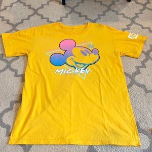 Mickey Mouse Disney x Neff T-Shirt size M GUC has flaw